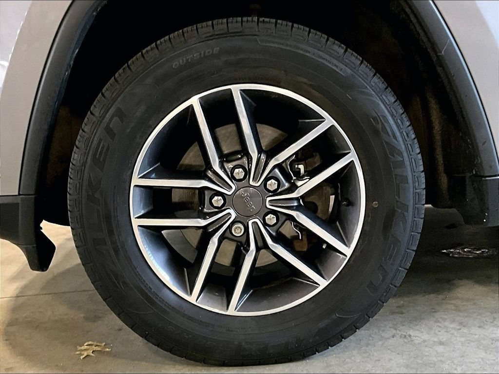 Used 2020 Jeep Grand Cherokee Limited w/ Premium Lighting Group AWD/4WD image 7