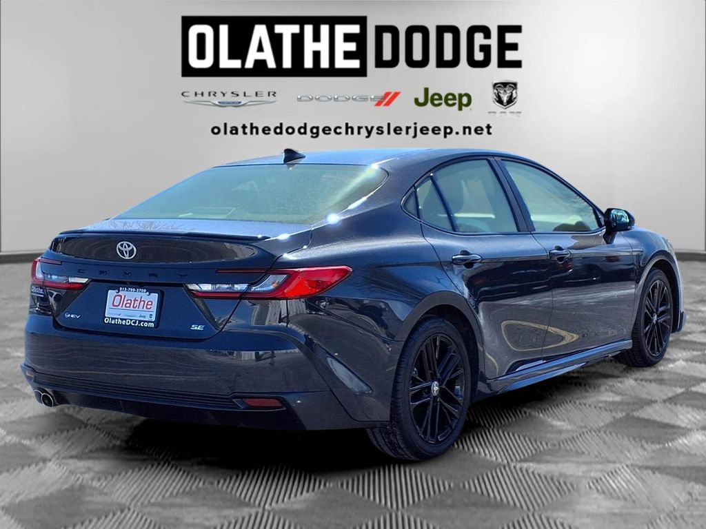Used 2025 Toyota Camry SE image 29