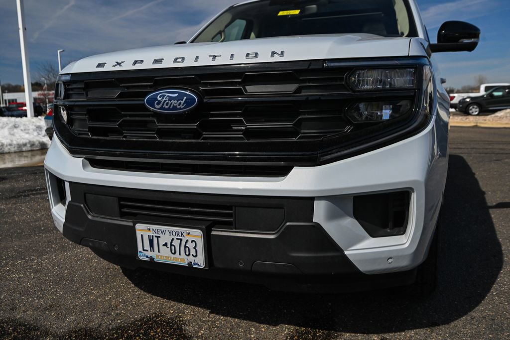 Certified 2025 Ford Expedition Active image 11