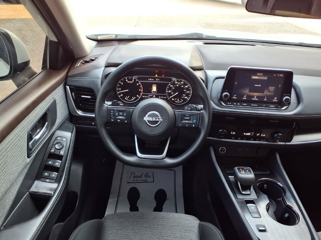 Used 2022 Nissan Rogue SV FWD image 3