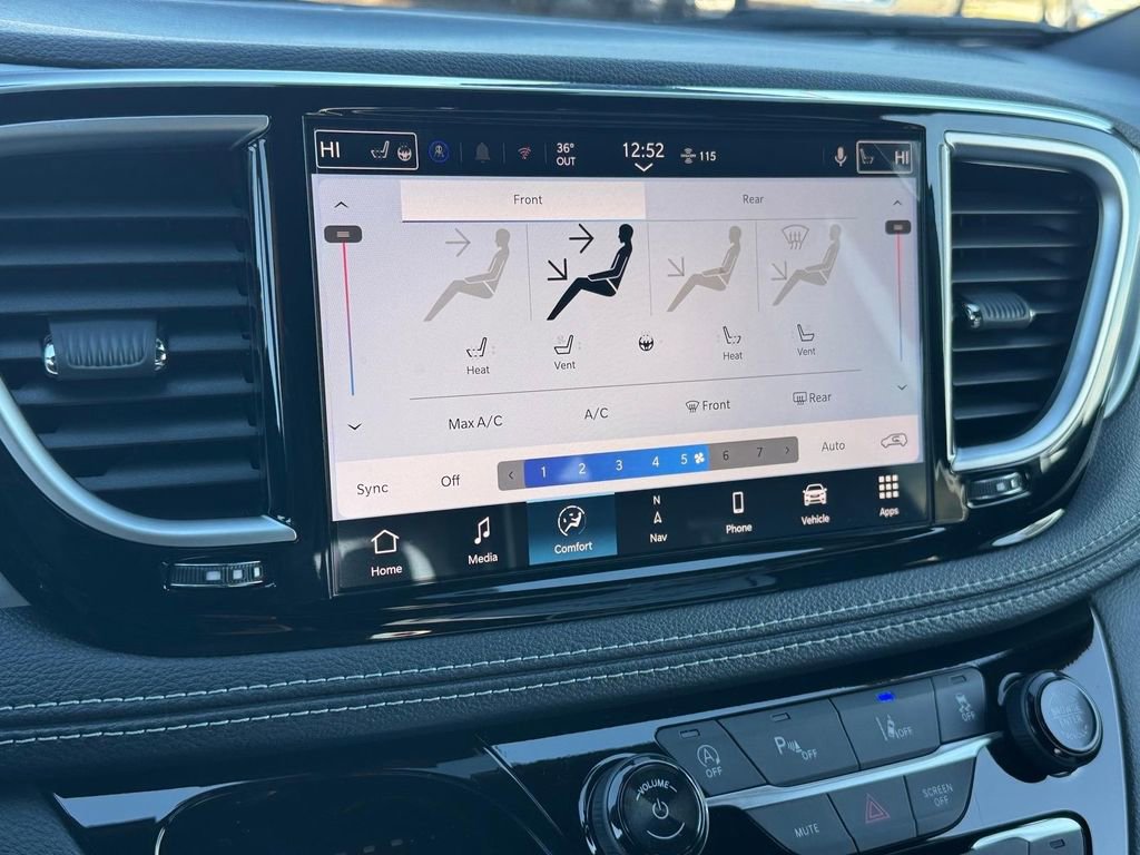 New 2026 Chrysler Pacifica Limited w/ S Appearance Package image 24