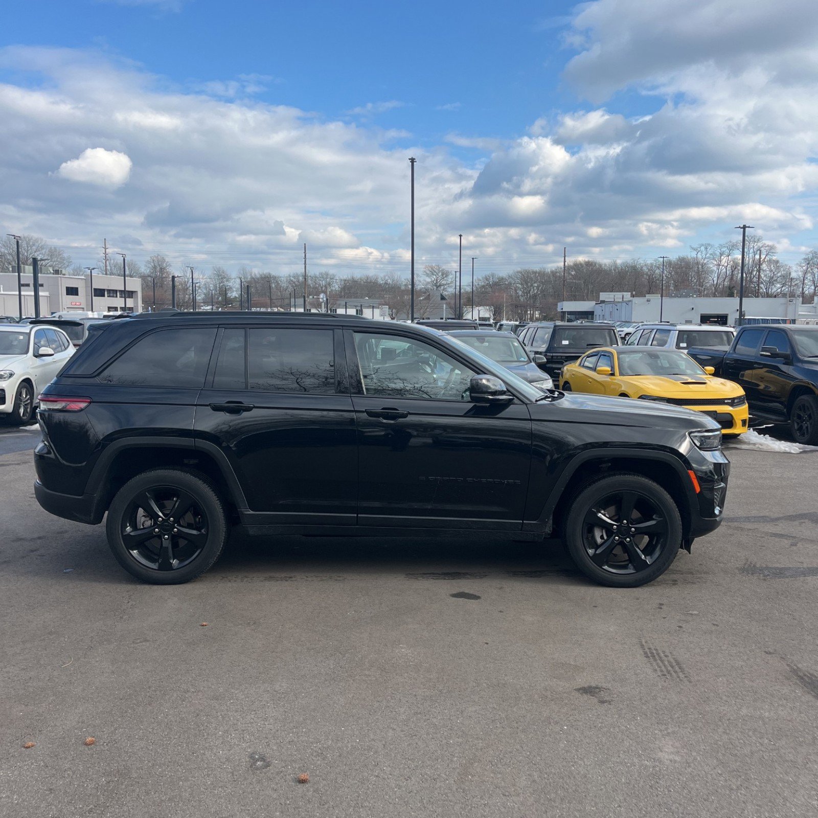 Used 2023 Jeep Grand Cherokee Altitude image 6