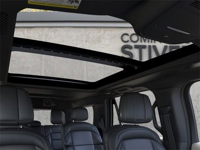 New 2025 Lincoln Navigator Reserve w/ Jet Appearance Package image 25