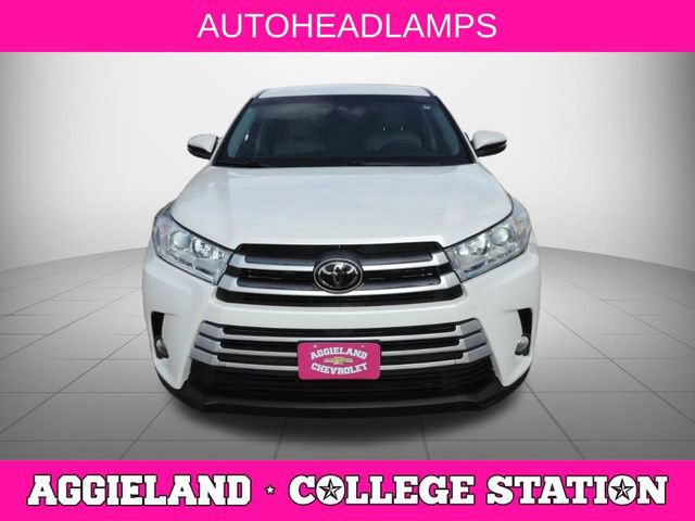 Used 2019 Toyota Highlander Plus FWD image 9