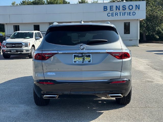 Used 2024 Buick Enclave Essence w/ LPO, Cargo Package FWD image 5