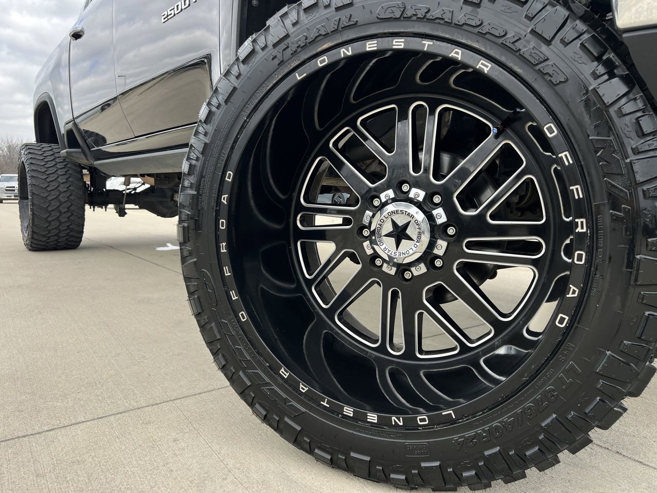 Used 2024 Chevrolet Silverado 2500 LTZ w/ LTZ Plus Package image 10