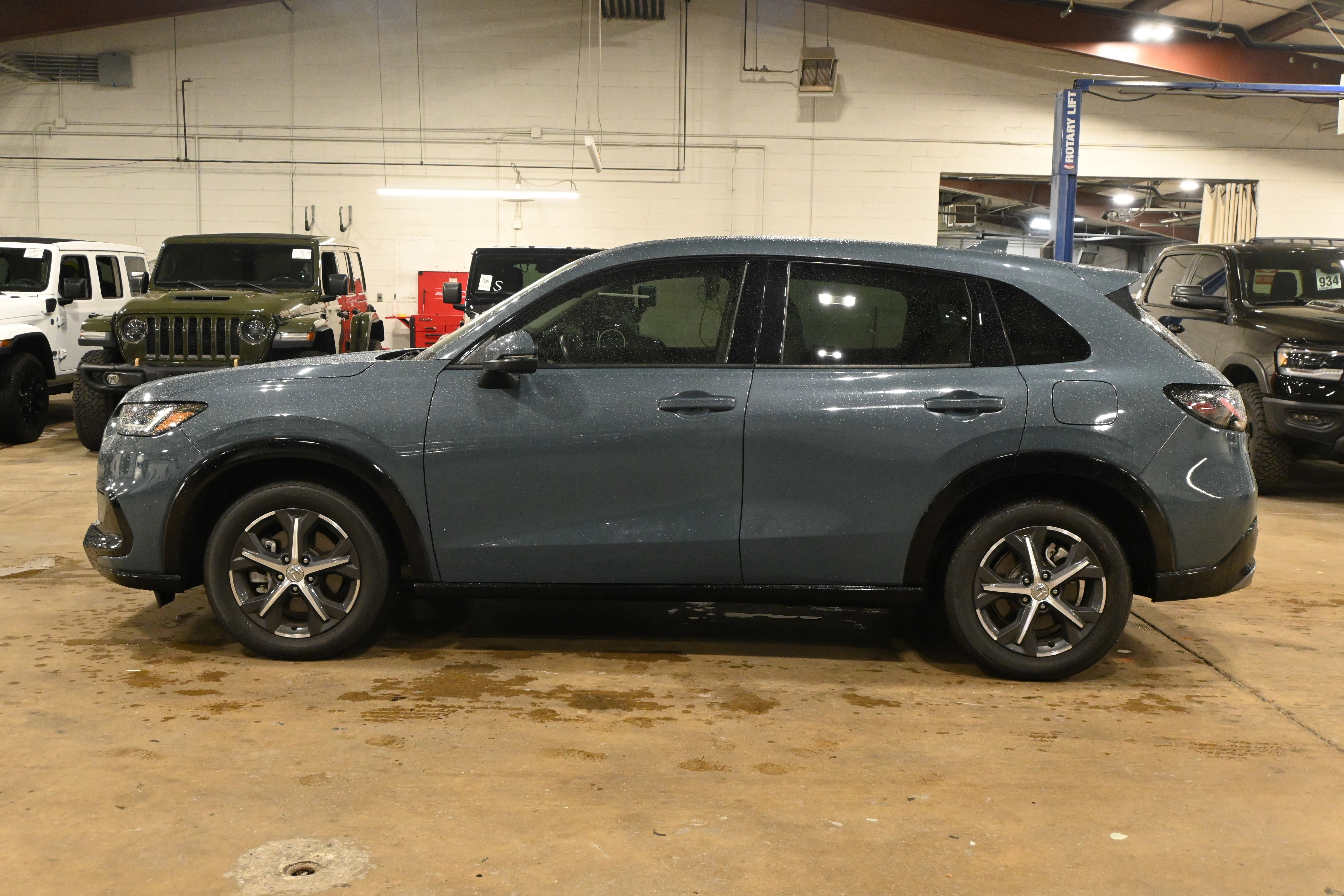 Used 2024 Honda HR-V EX-L image 6