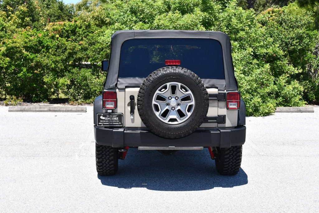 Used 2018 Jeep Wrangler Unlimited Rubicon w/ Connectivity Group AWD/4WD image 27