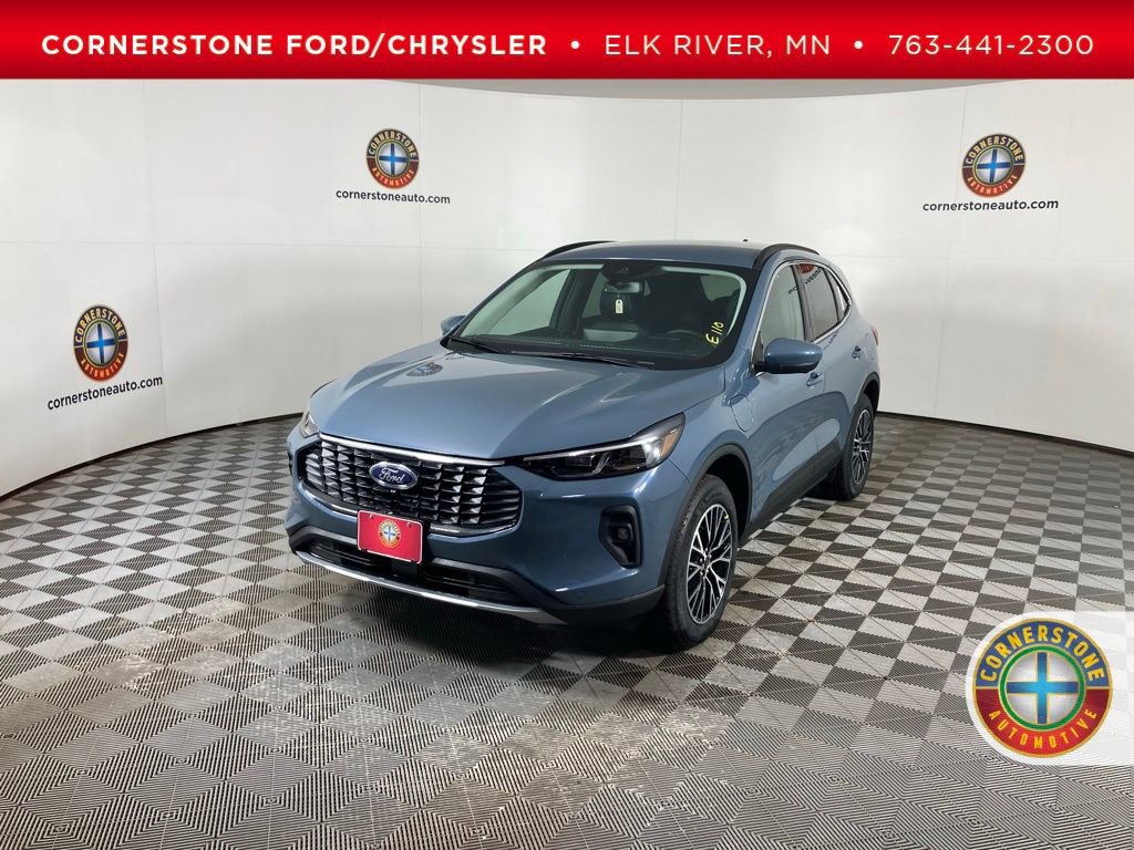 New 2026 Ford Escape SE w/ PHEV Premium Package