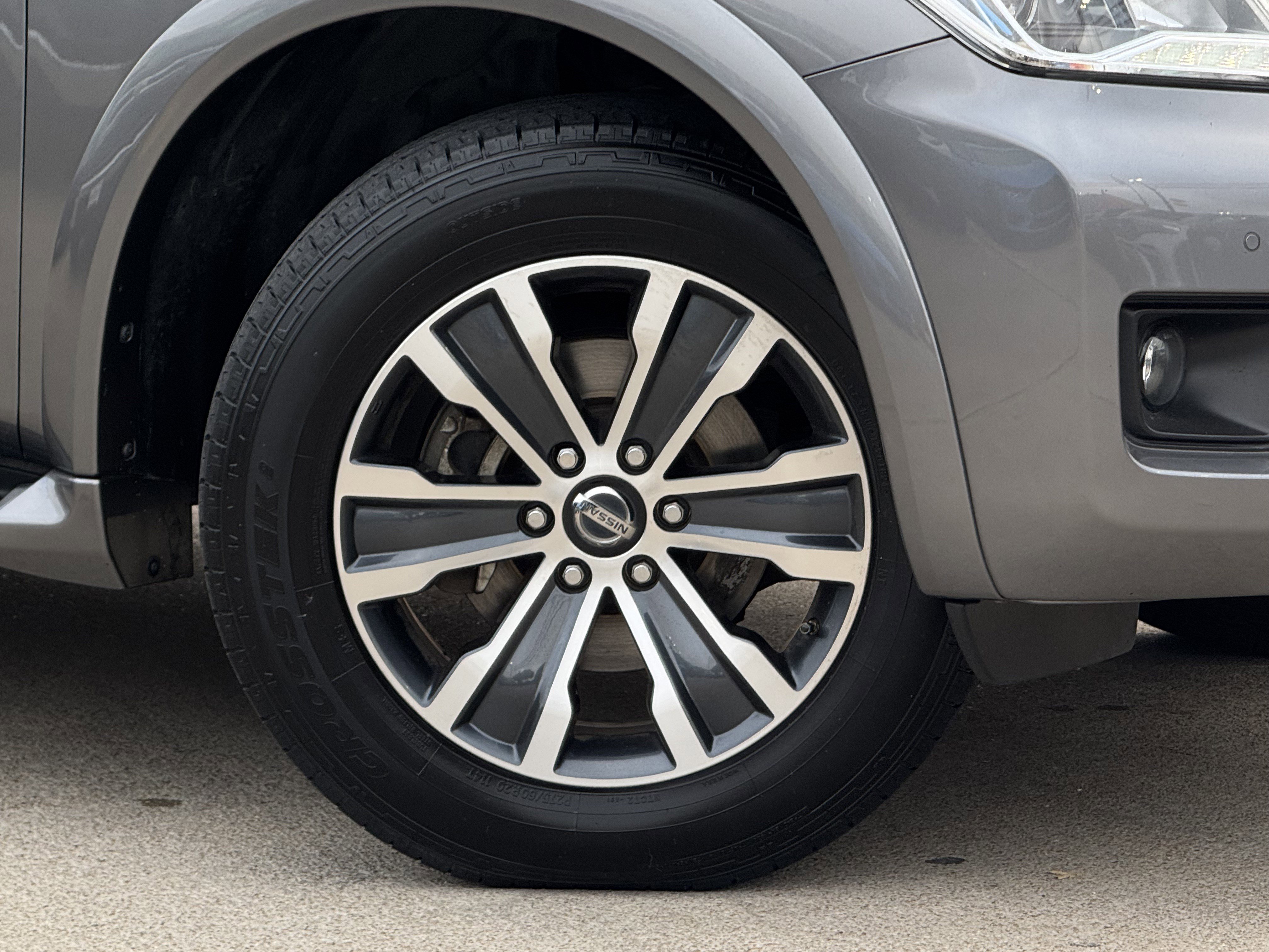 Used 2020 Nissan Armada SL w/ Premium Package image 3