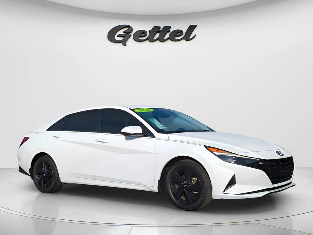 Used 2023 Hyundai Elantra SEL video 2