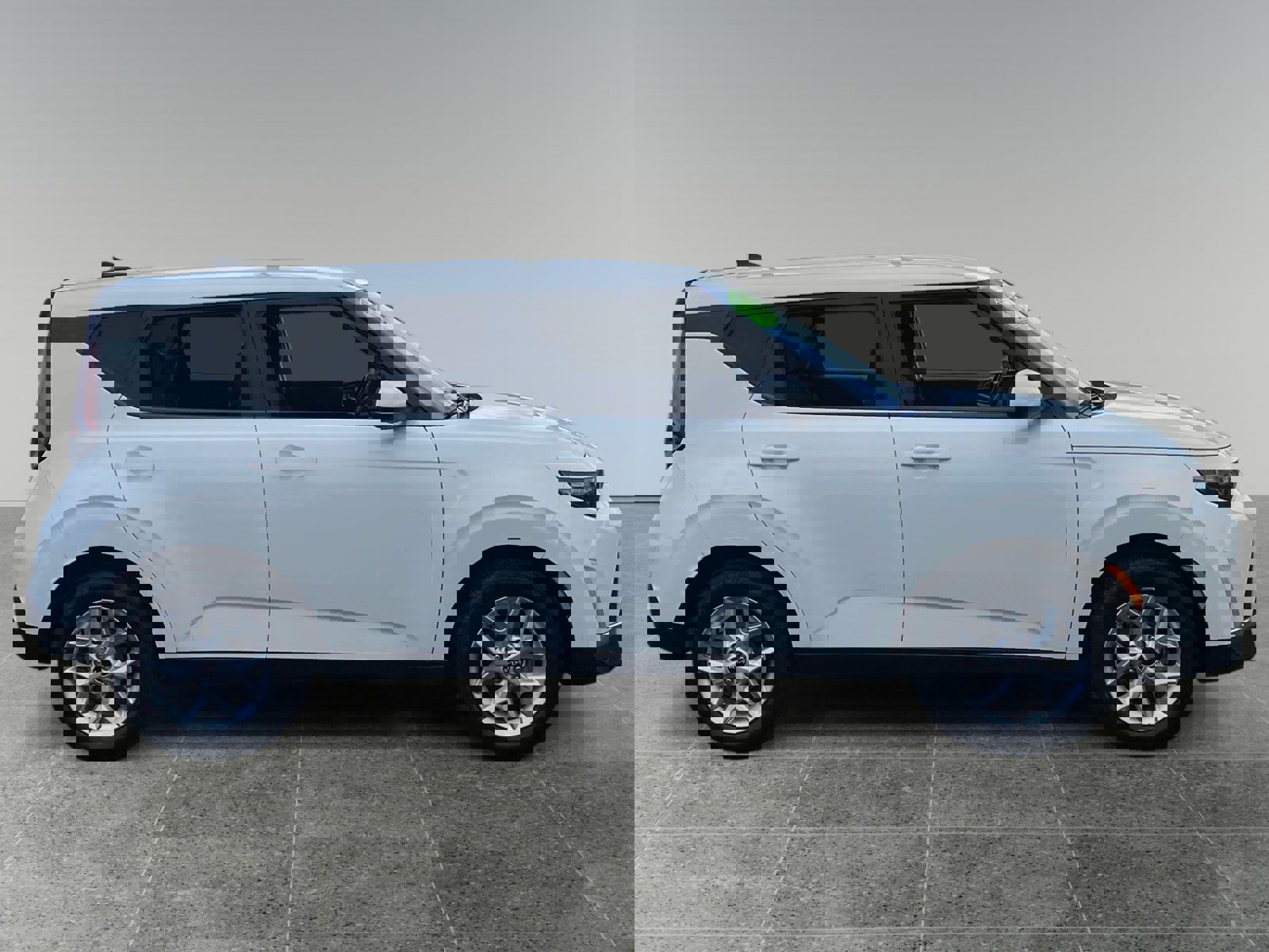 Used 2023 Kia Soul LX w/ Option Group 015 image 6