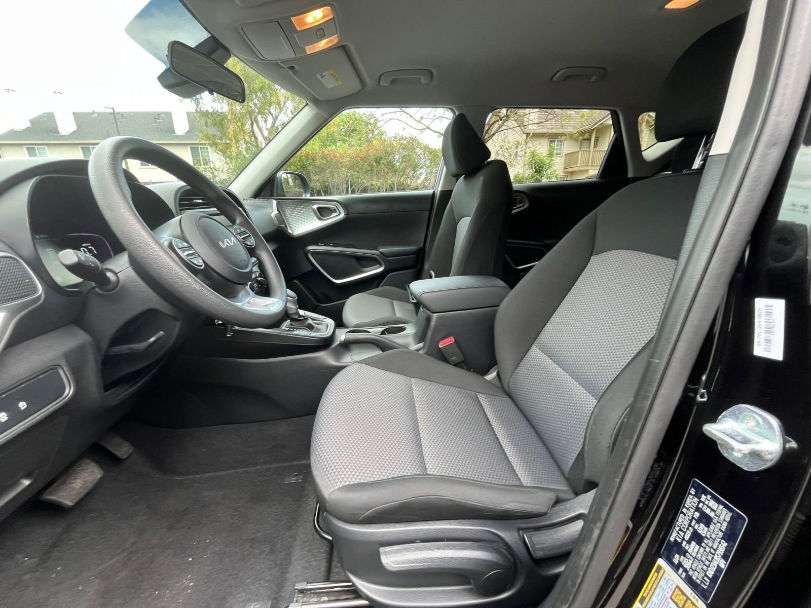 Used 2025 Kia Soul LX w/ LX Technology Package image 24