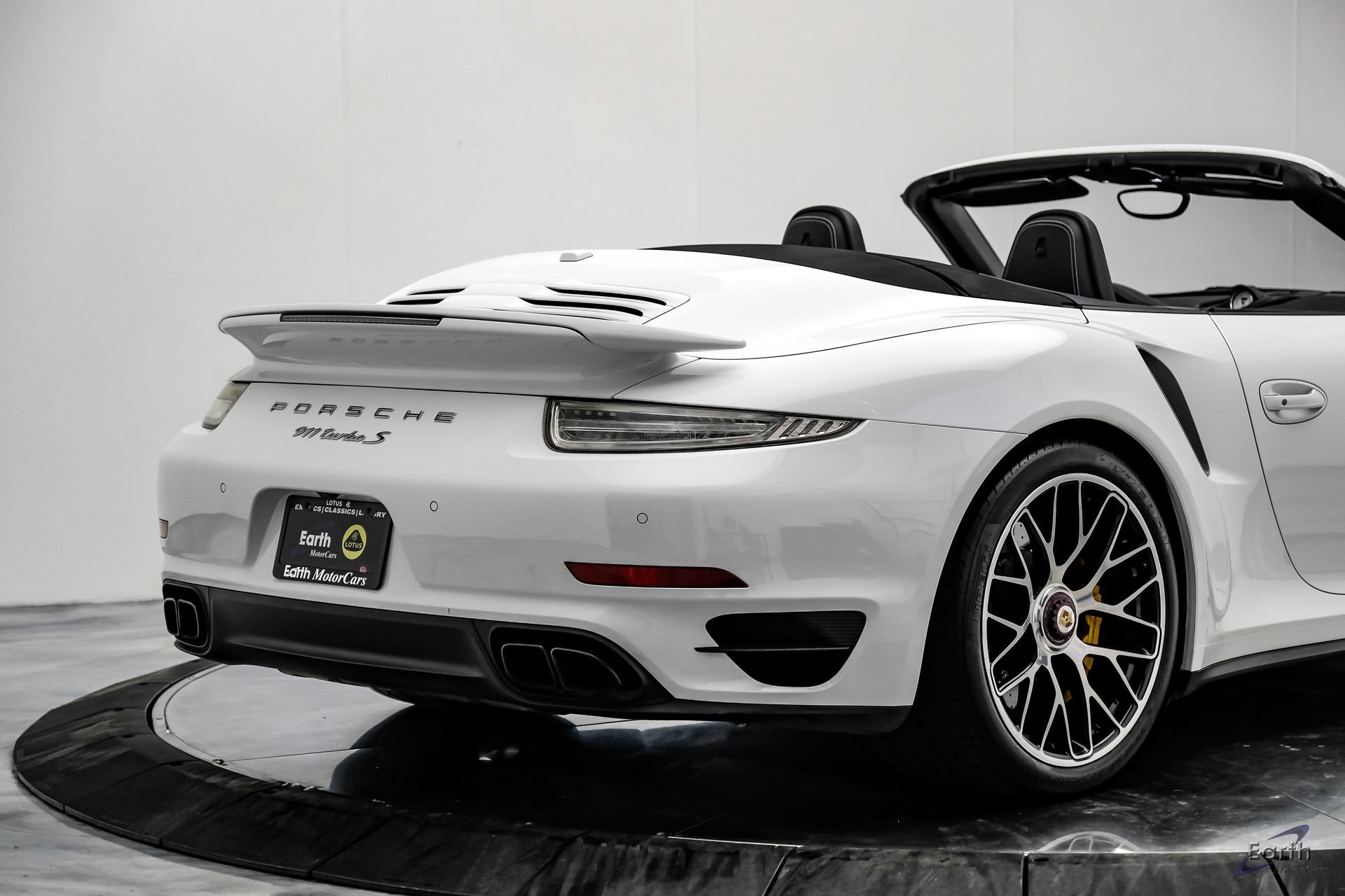 Used 2016 Porsche 911 Turbo S AWD/4WD image 21