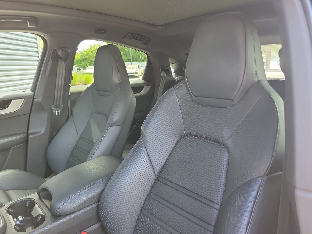 Certified 2026 Porsche Cayenne Coupe AWD/4WD image 5