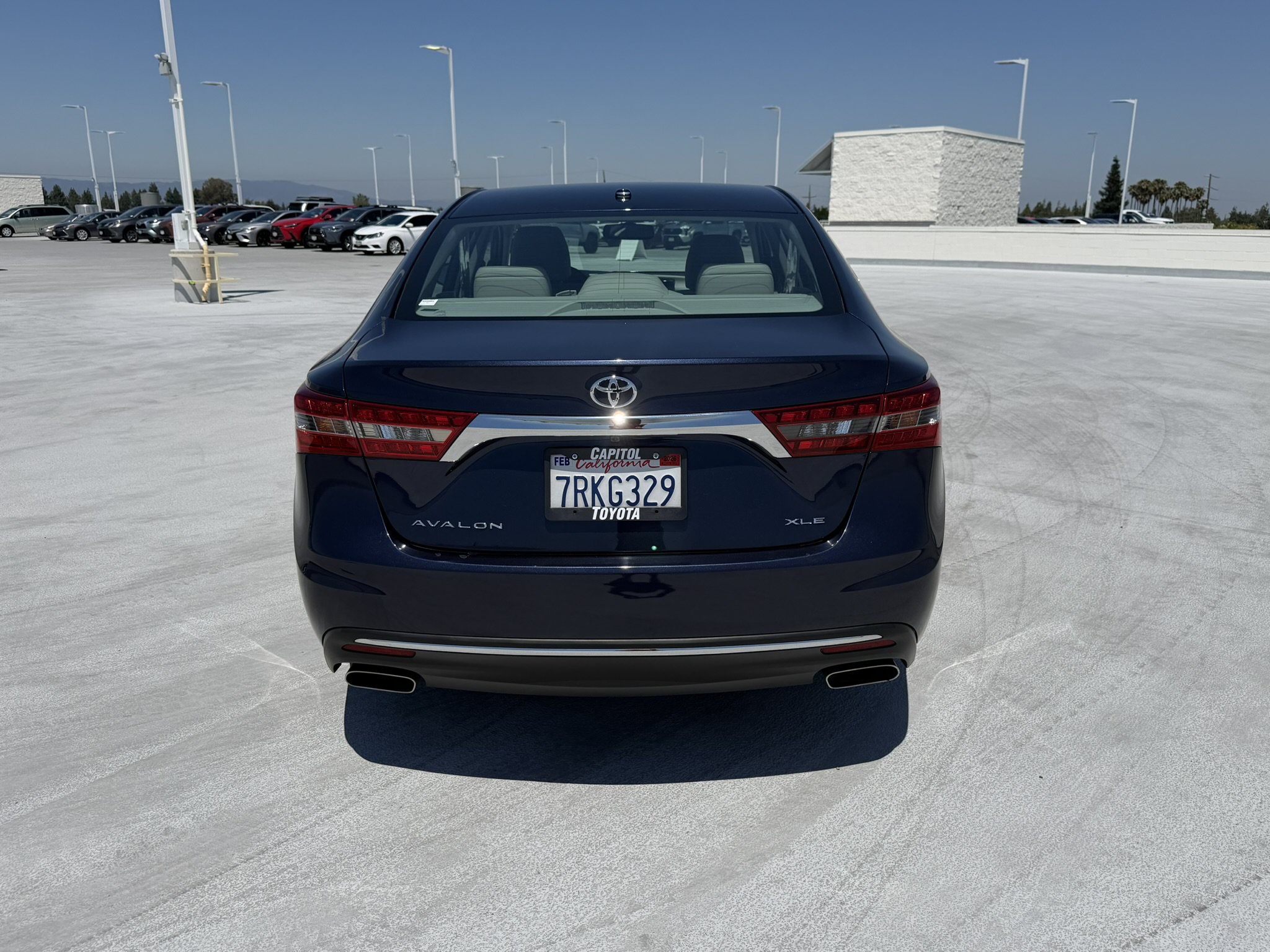 Used 2016 Toyota Avalon XLE Premium FWD image 4