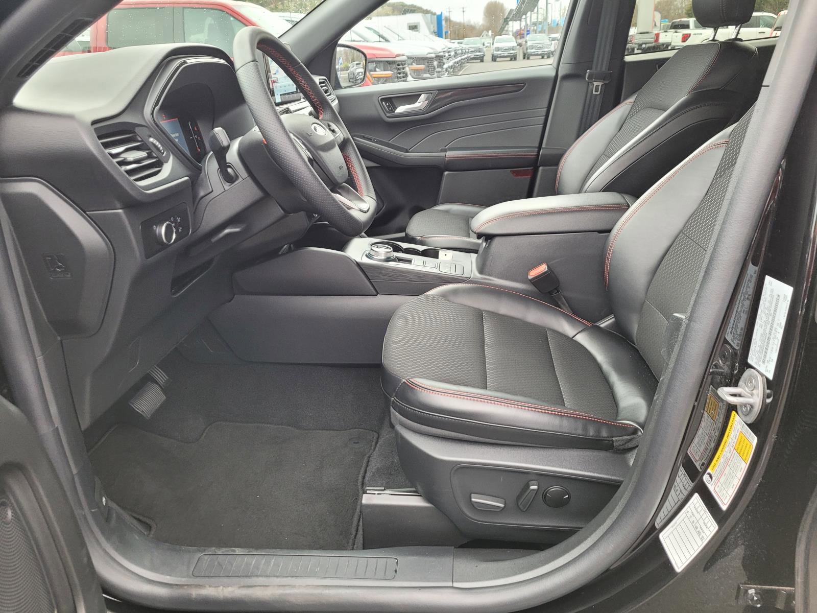 Used 2025 Ford Escape ST-Line AWD/4WD image 10