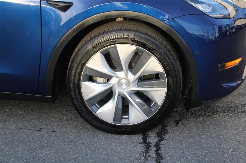 Used 2022 Tesla Model Y Long Range image 8