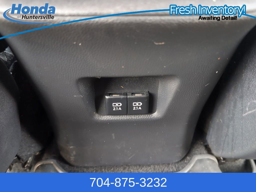 Used 2019 Toyota RAV4 XLE Premium image 19