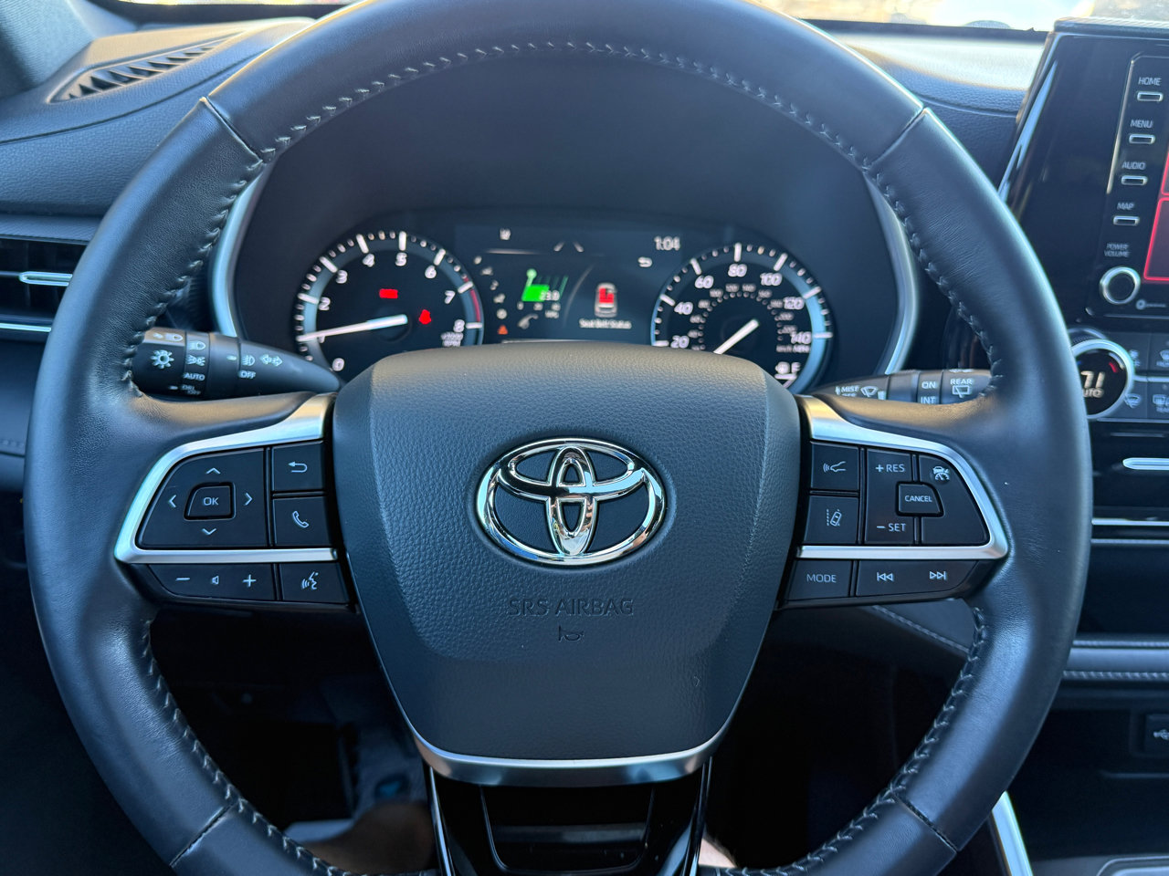 Used 2021 Toyota Highlander XSE image 24