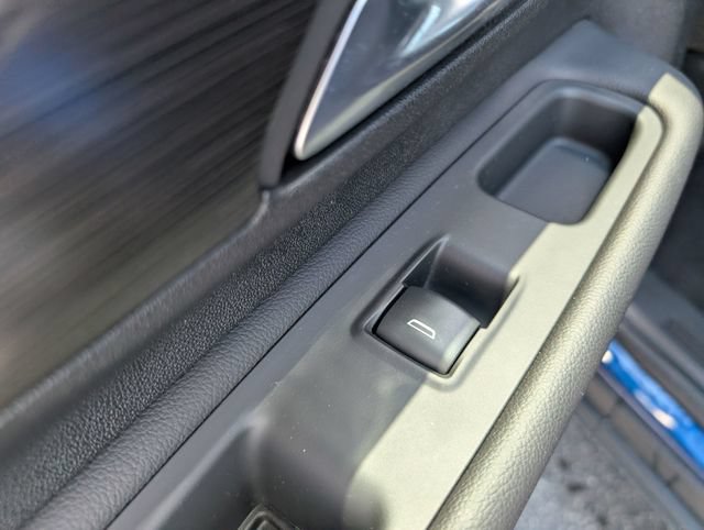 Used 2022 GMC Terrain SLE w/ Driver Convenience Package FWD image 12
