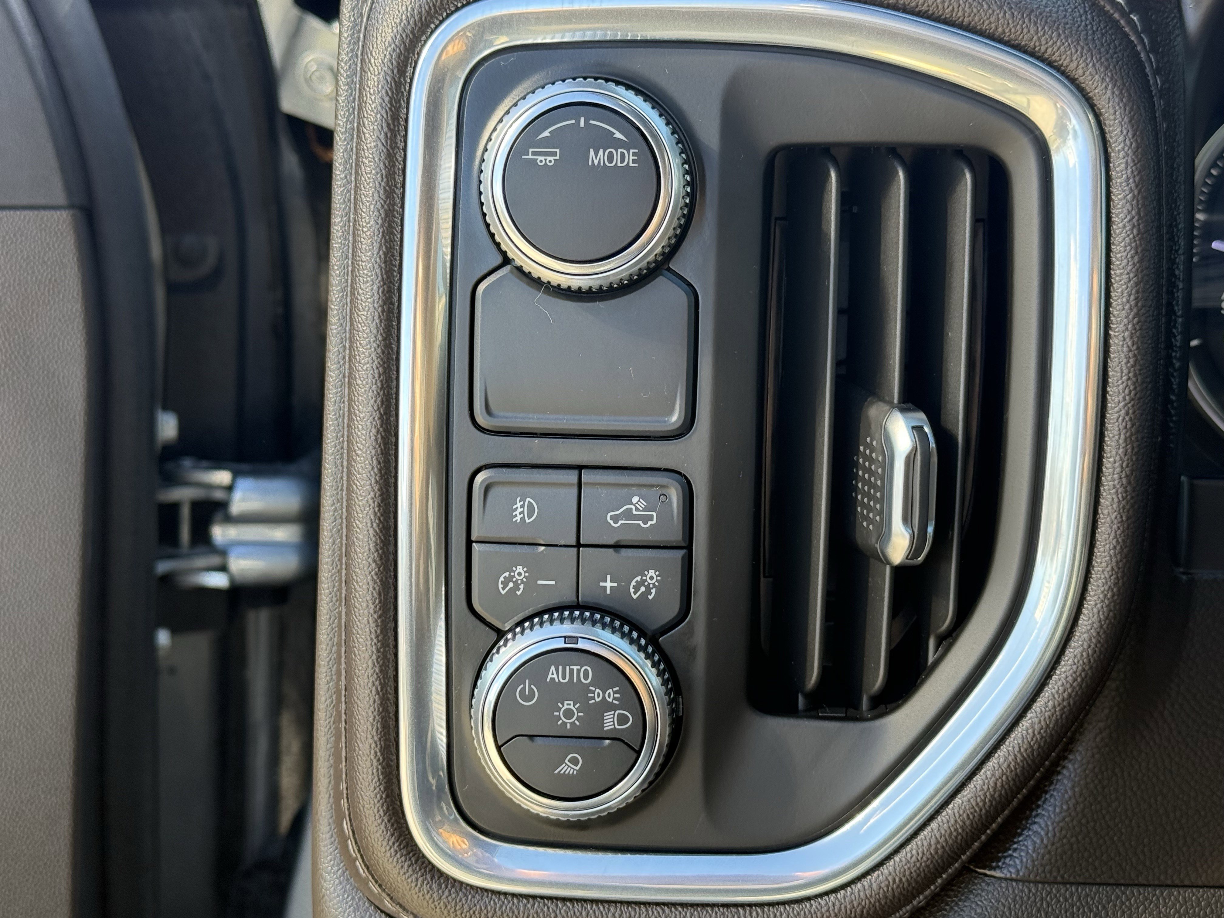 Used 2021 GMC Sierra 1500 SLT image 24