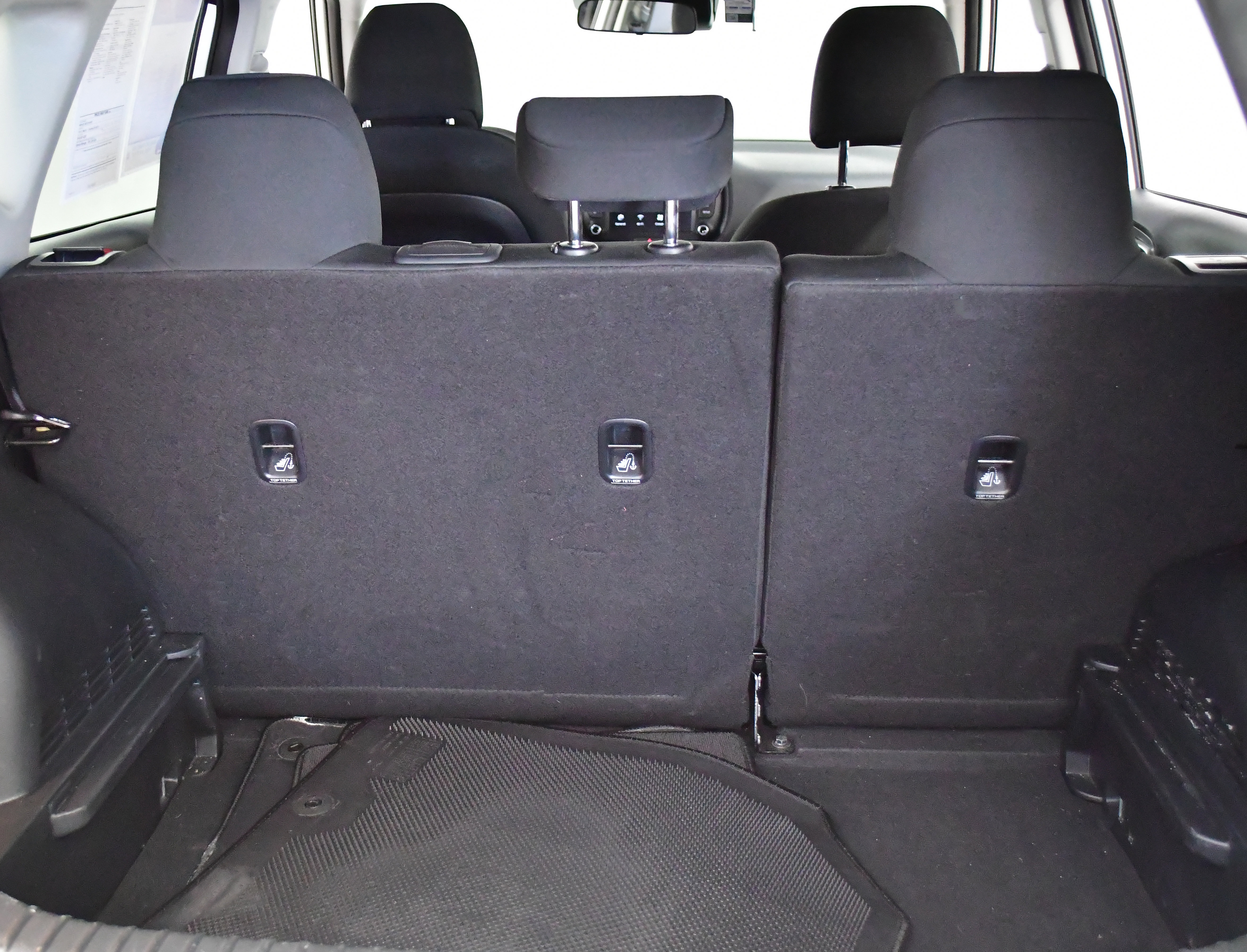 Used 2025 Kia Soul LX w/ LX Technology Package FWD image 8