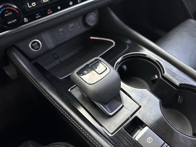 Used 2021 Nissan Rogue Platinum image 19