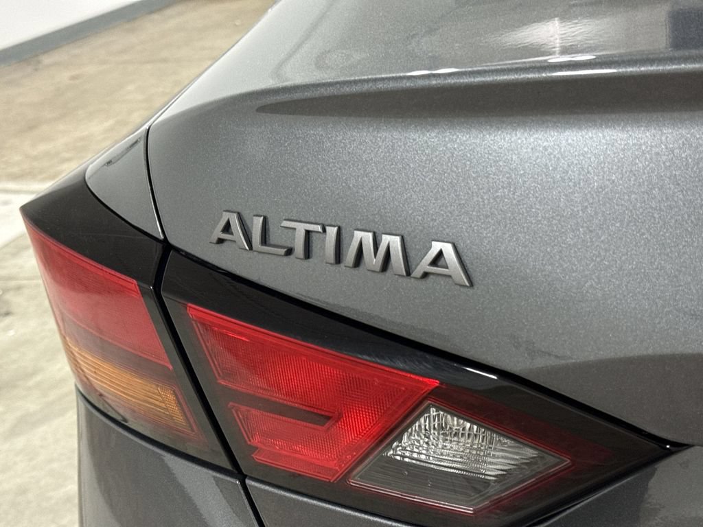 Used 2024 Nissan Altima 2.5 SV FWD image 25
