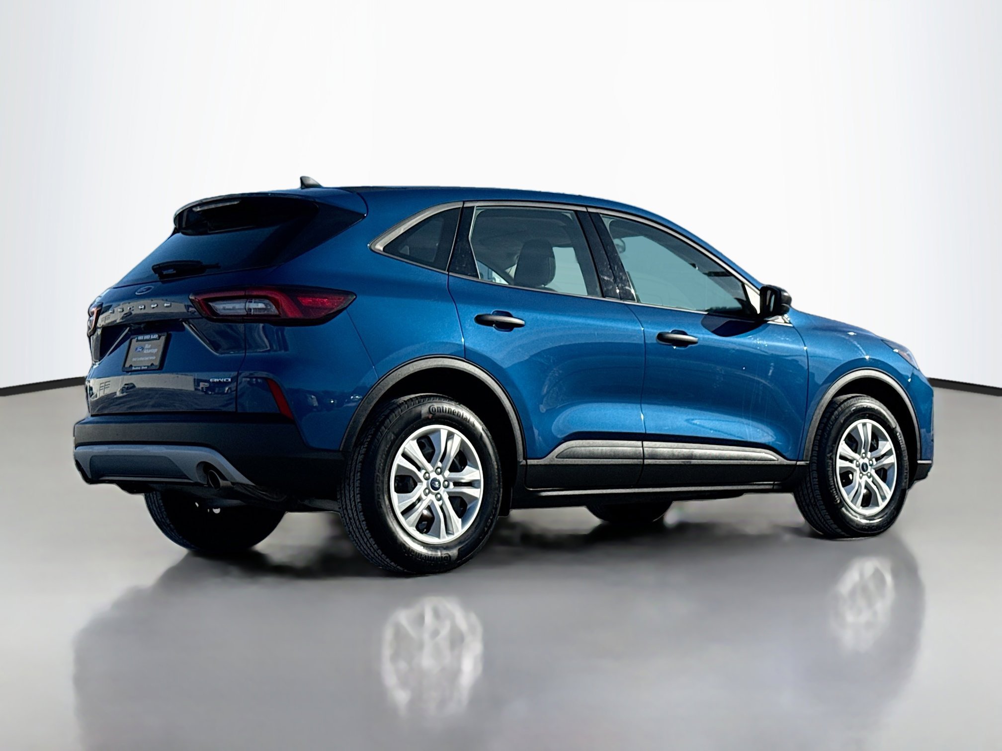 Used 2023 Ford Escape AWD image 2