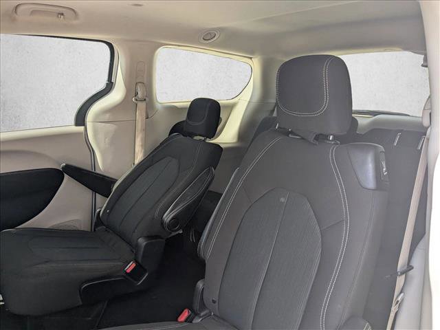 Certified 2022 Chrysler Voyager LX image 16