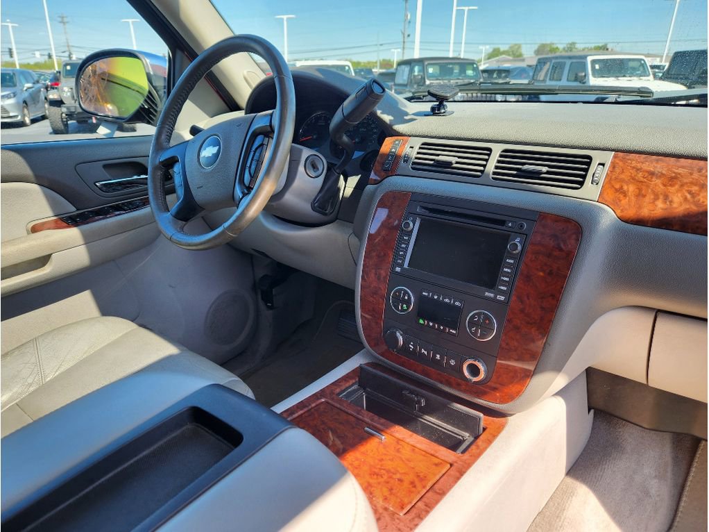 Used 2008 Chevrolet Avalanche LTZ w/ LTZ Preferred Equipment Group AWD/4WD image 30