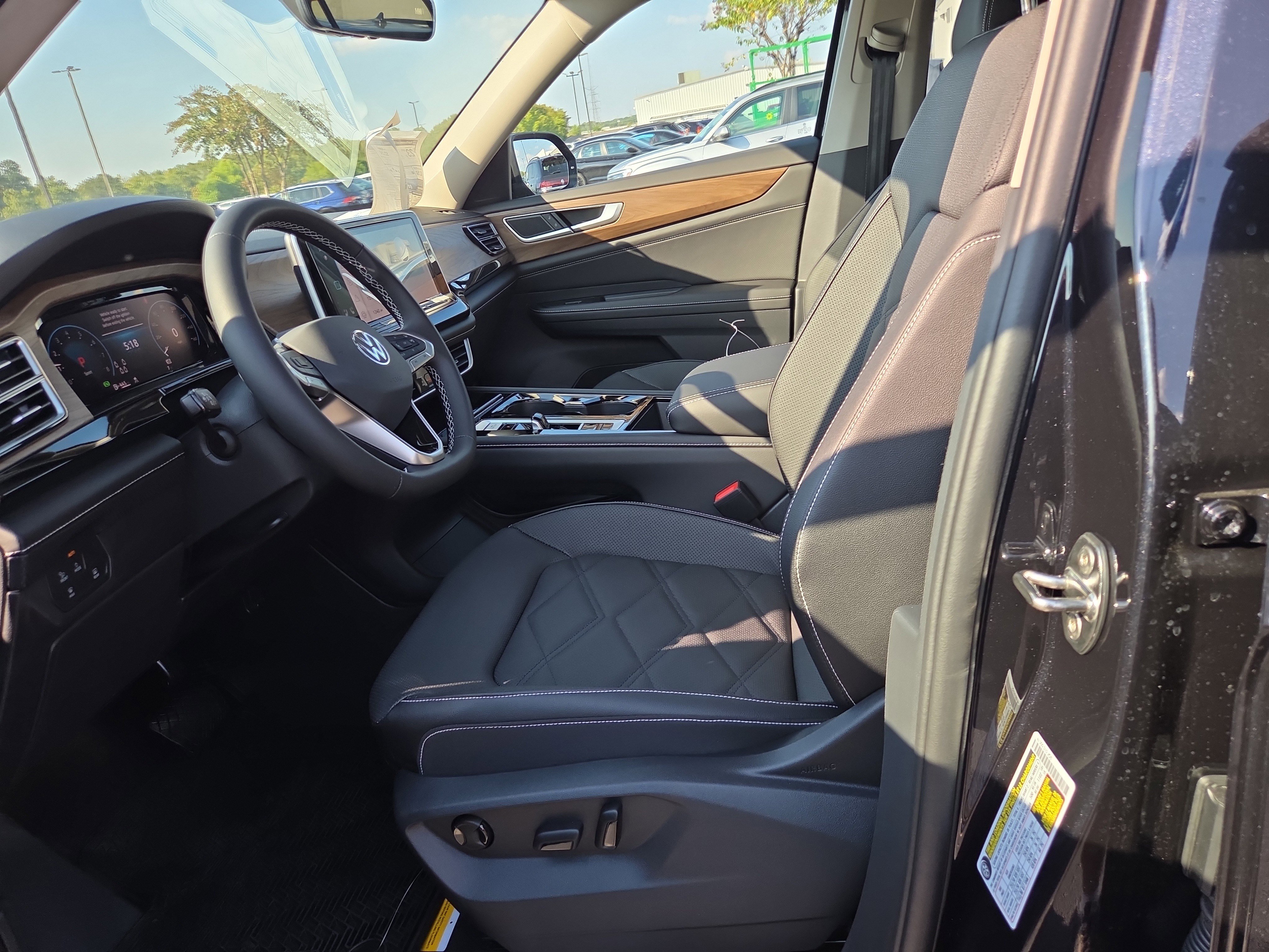 New 2026 Volkswagen Atlas SE image 4