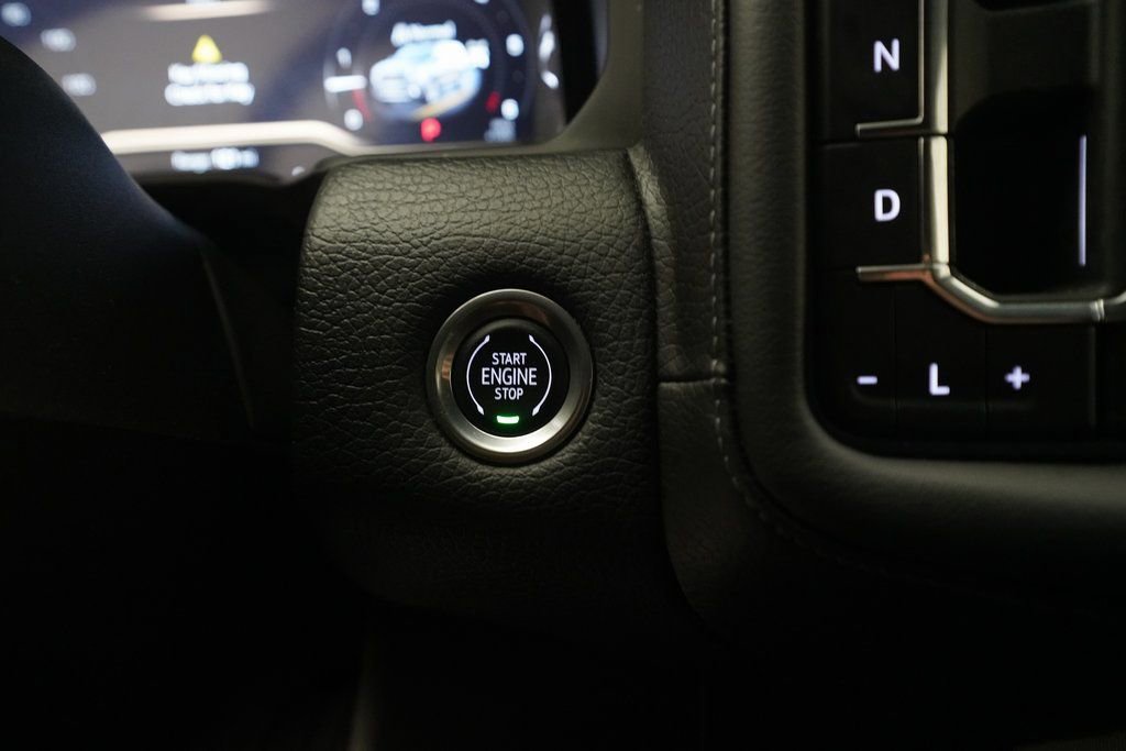 Used 2022 GMC Yukon Denali image 32