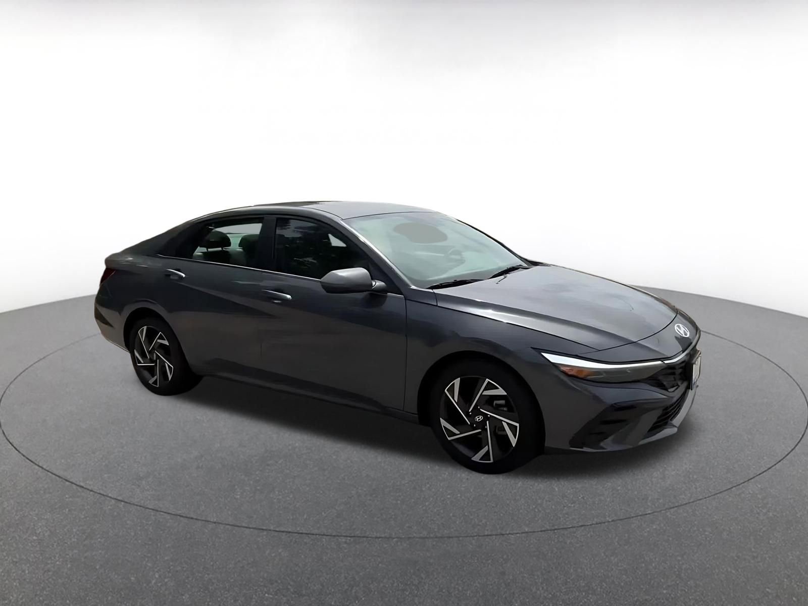 Used 2025 Hyundai Elantra SEL FWD video 2