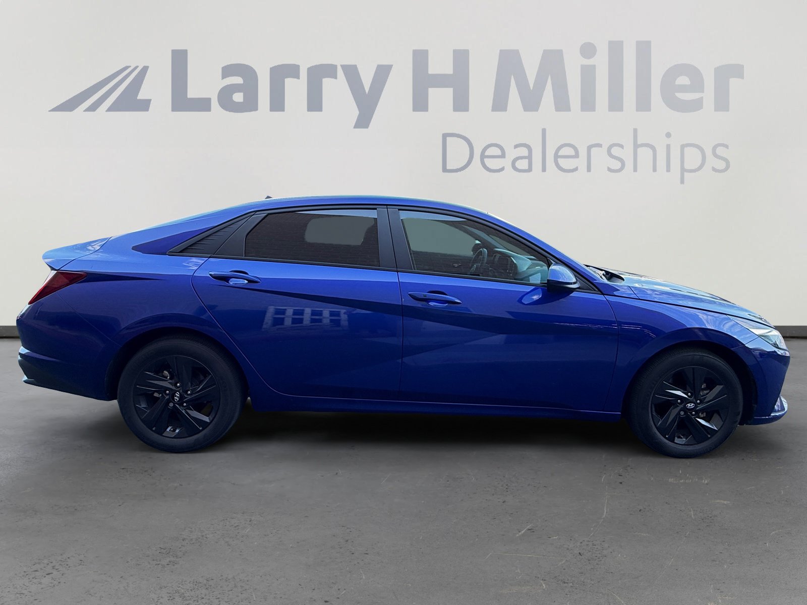 Used 2023 Hyundai Elantra SEL FWD image 6
