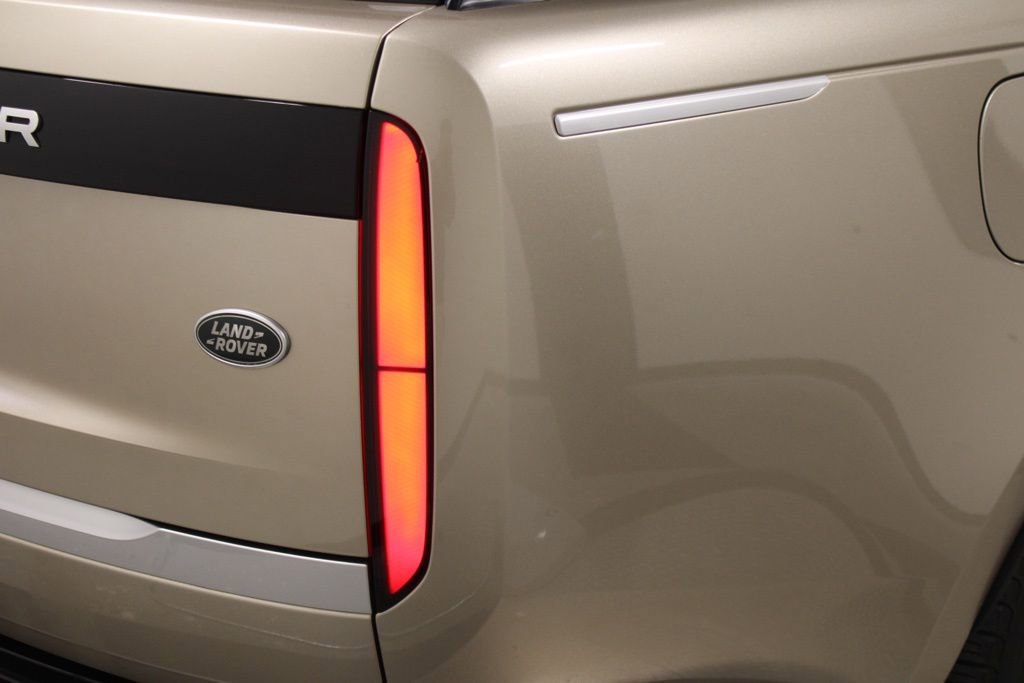 Used 2023 Land Rover Range Rover Autobiography image 14