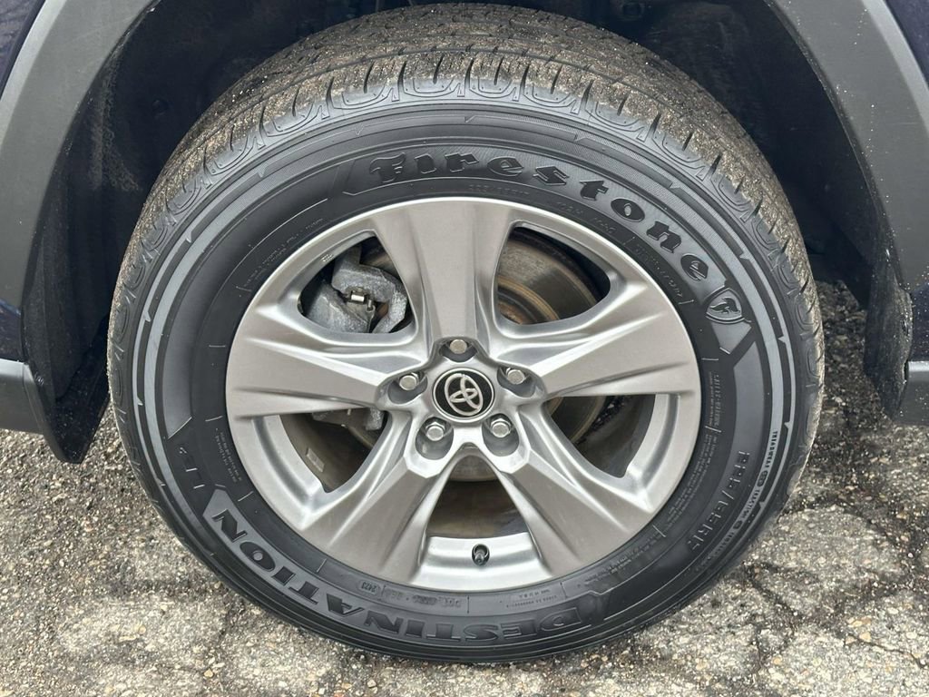 Used 2024 Toyota RAV4 XLE w/ Convenience Package image 9