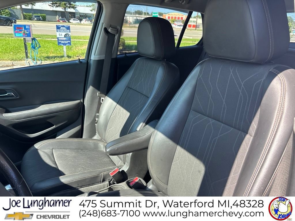 Used 2019 Chevrolet Trax LT w/ LT Convenience Package AWD/4WD image 13