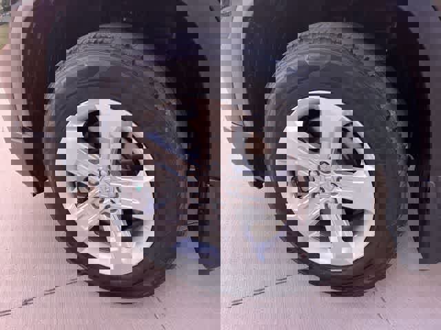 Used 2023 Honda Pilot LX image 9