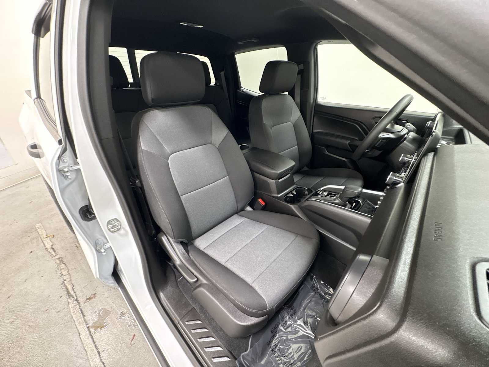 Used 2025 Chevrolet Colorado W/T w/ Advanced Trailering Package RWD image 29