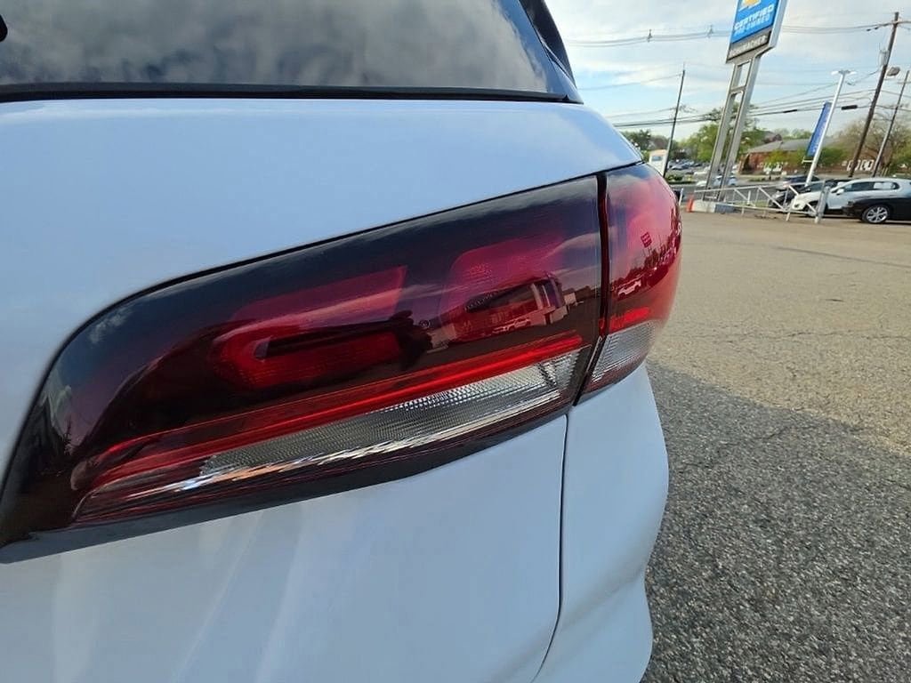 Used 2023 Chevrolet Equinox LT AWD/4WD image 38