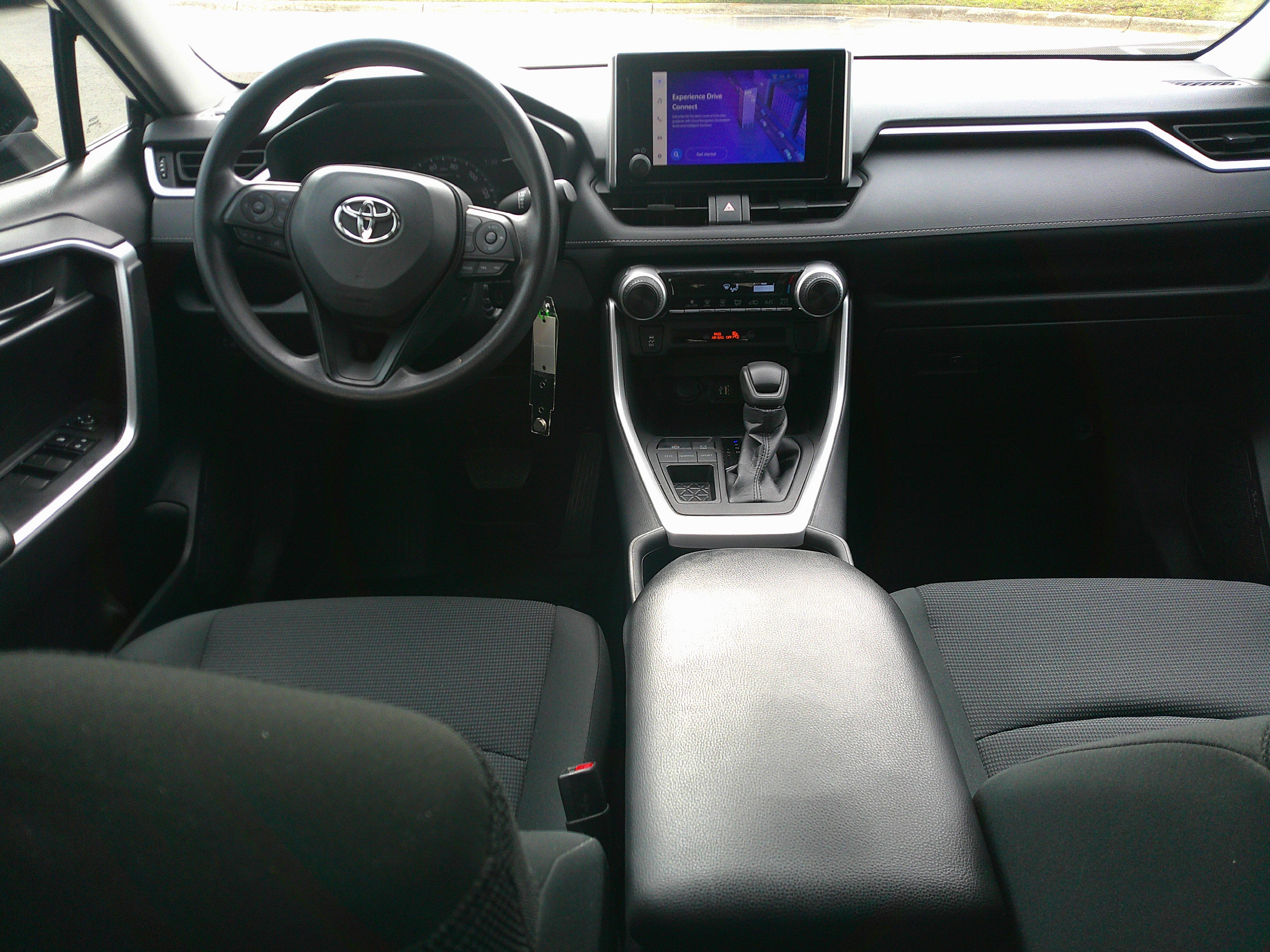 Used 2023 Toyota RAV4 LE image 34