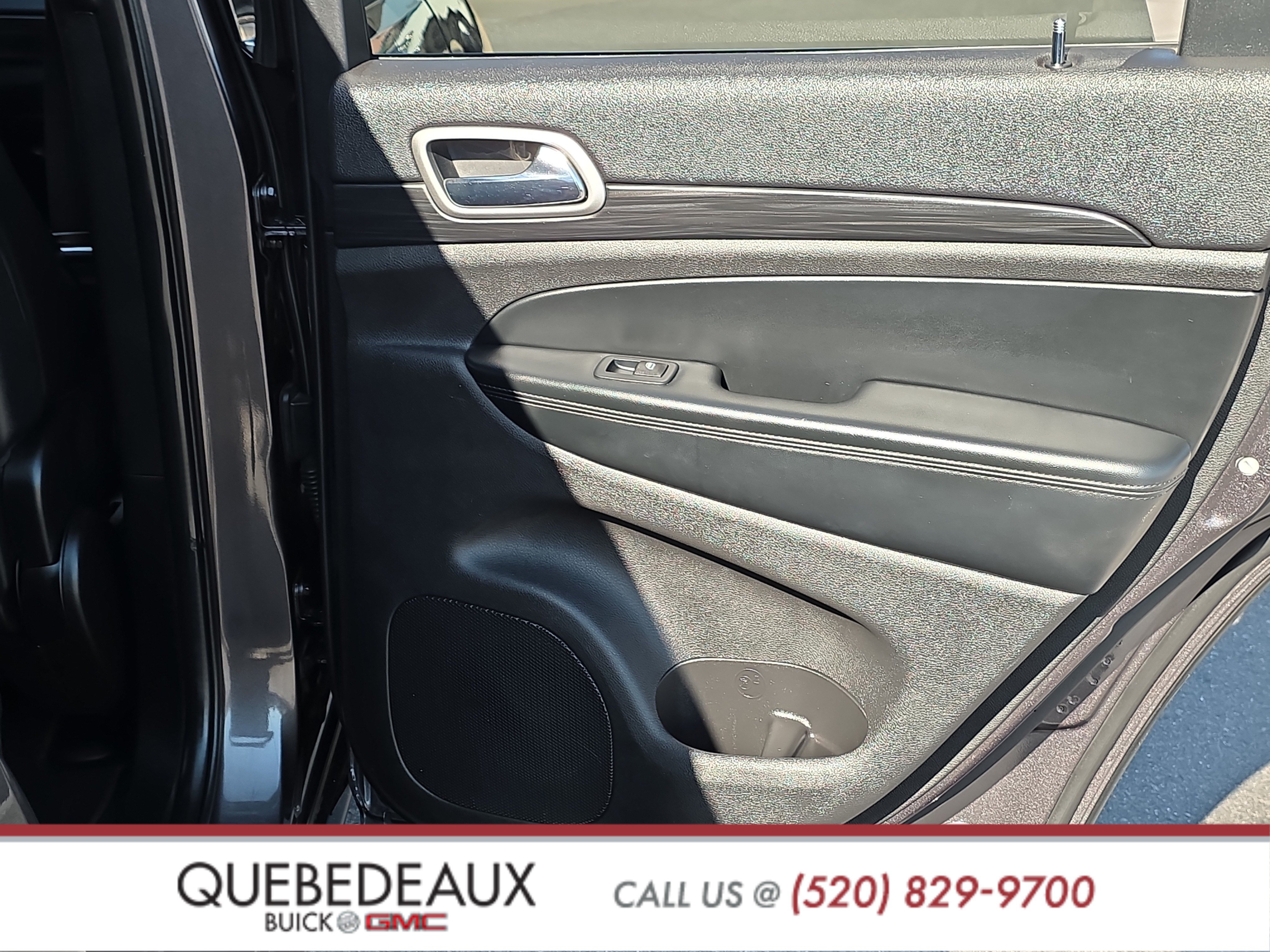 Used 2020 Jeep Grand Cherokee Laredo w/ Laredo X Package RWD image 22