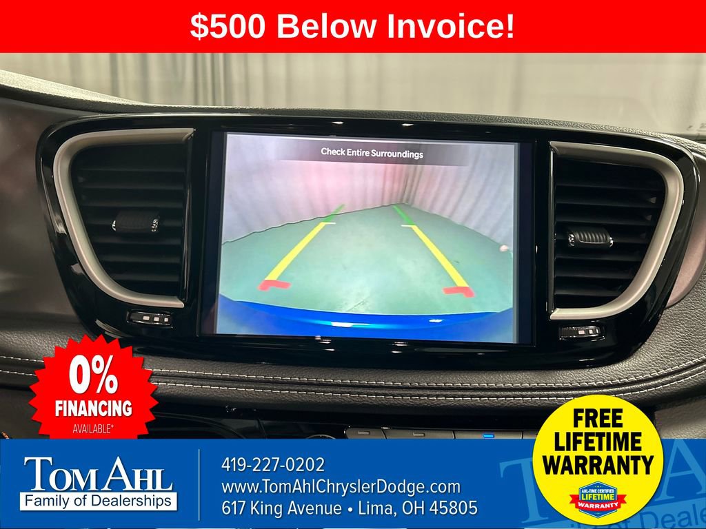 New 2026 Chrysler Pacifica Select image 16