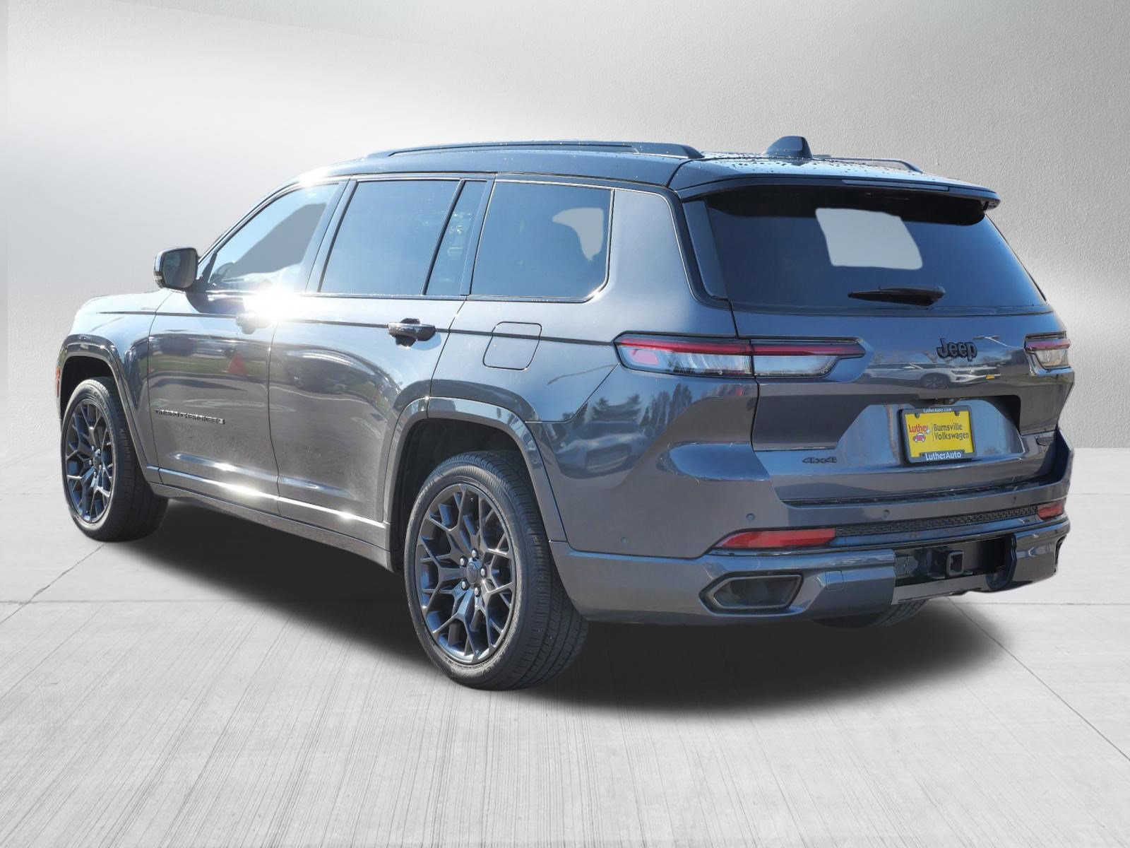Used 2023 Jeep Grand Cherokee L Summit w/ High Altitude Package image 5