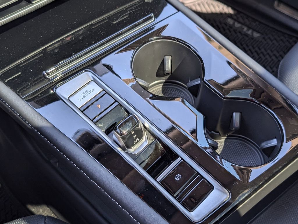 Used 2025 Volkswagen Atlas SEL image 22