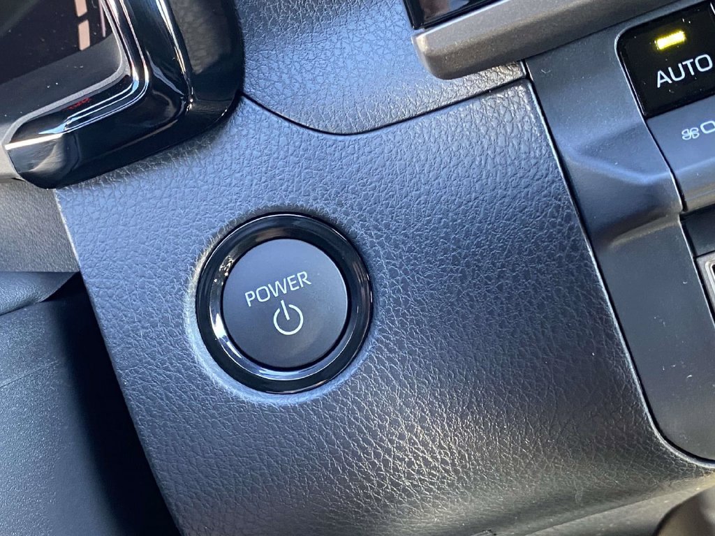 New 2026 Toyota Camry Hybrid FWD image 23