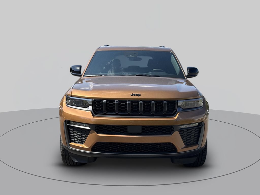 New 2026 Jeep Grand Cherokee Limited w/ Limited Altitude Package AWD/4WD image 8