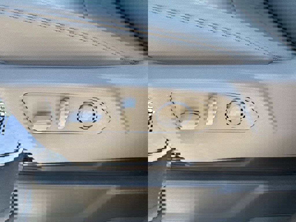 New 2026 GMC Sierra 1500 SLT w/ SLT Premium Package image 19